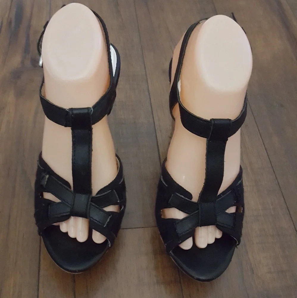 MICHAEL Michael Kors - Black Cork T‎ Strap Wedges